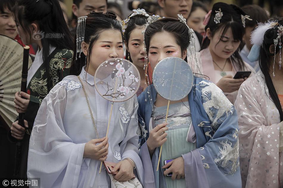 线上赌彩官网-周雨彤一次醉酒换来一生内向