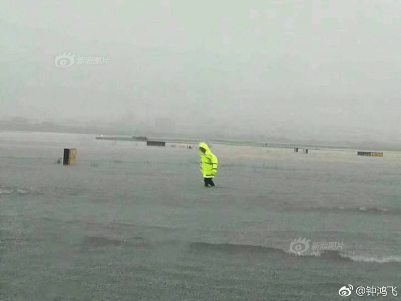 kok电竞首页-从垃圾桶里翻�、自己网上买
，部分小学生沉迷“烟卡”需警惕