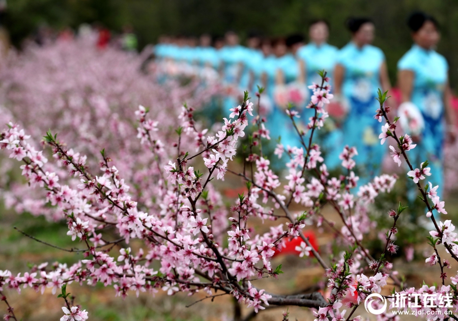 亚搏线上app-感动中国 2023 年度人物公布，俞鸿儒	、刘玲琍、张雨霏等在列
，他们有哪些瞬间让你印象深刻？