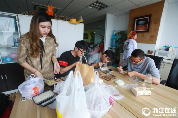 星空体育综合入口-女子照料10年唤醒植物人丈夫