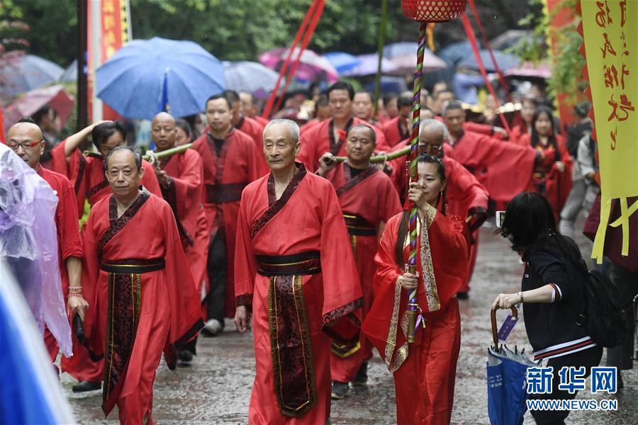 开云电子娱乐-谢谢酸奶碗，差点看见太奶