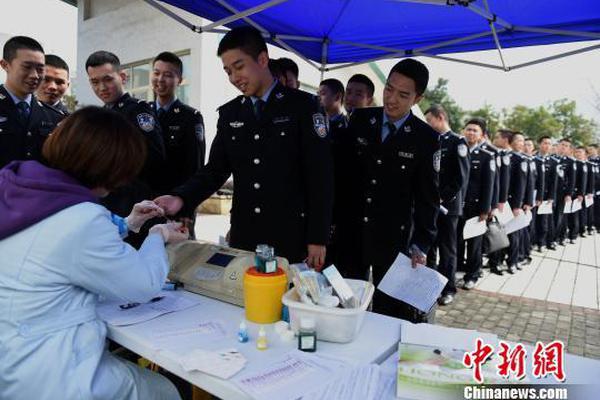 亚星官方平台入口-小米SU7后视镜雨天可开启加热功能