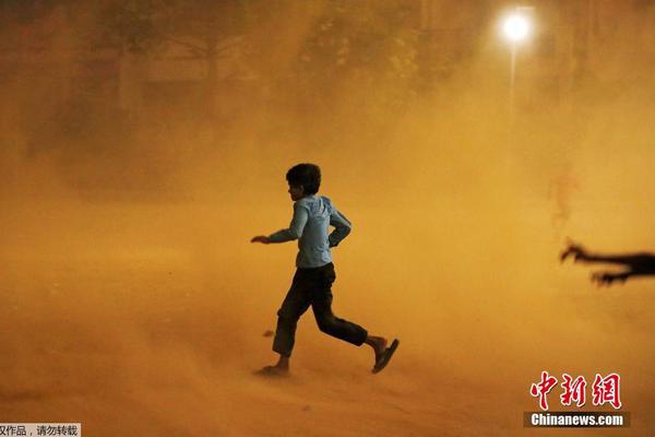 米兰体育app安装-下雨天为什么容易思绪万千？