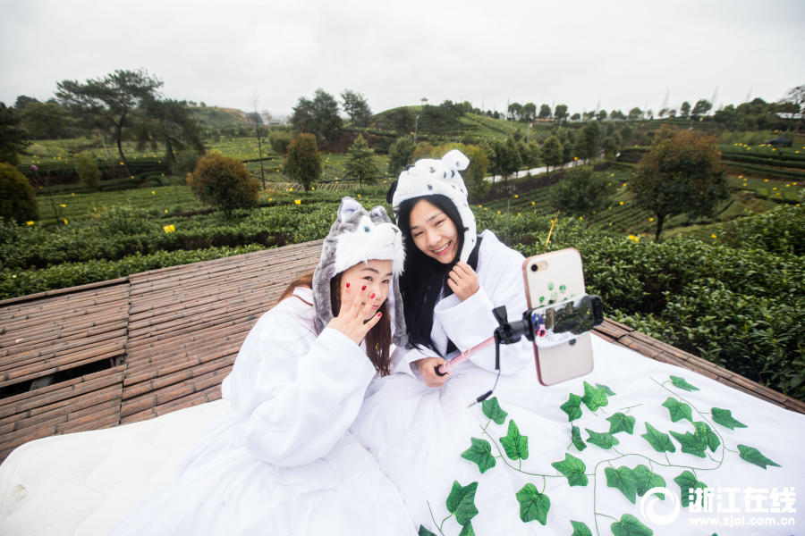 b体育登录入口-周雨彤一次醉酒换来一生内向