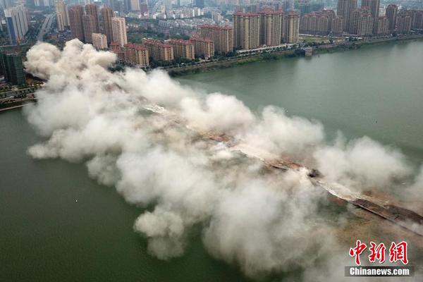 半岛在线登录官网-马上评丨追诉3名未成年犯罪嫌疑人传递出什么信号