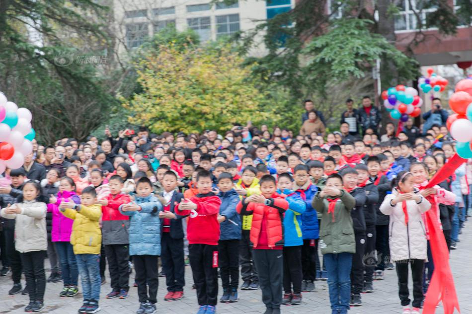 万盛娱乐官网平台-今年唯一一次日全食现场画面