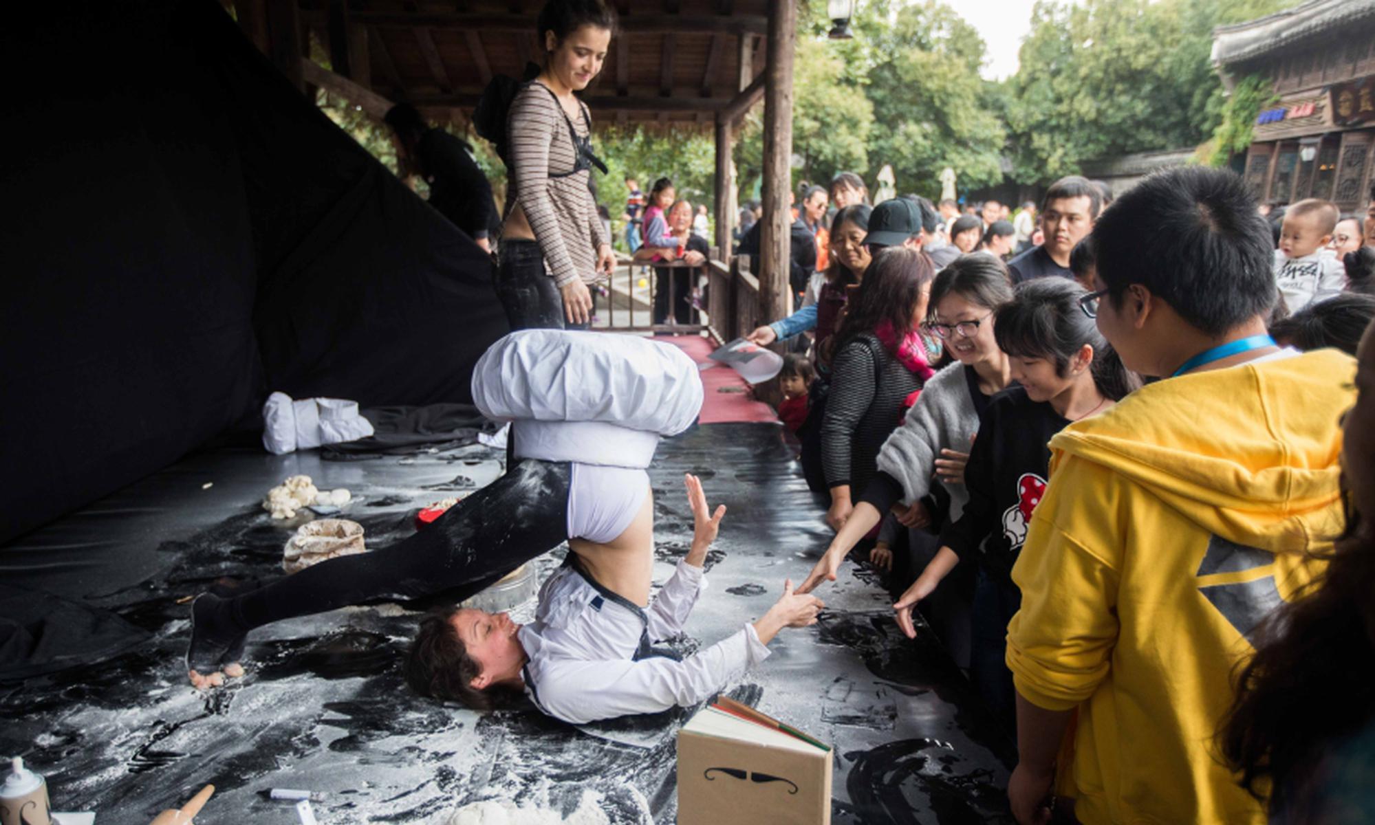 火博游戏平台-落坡岭女书记被评感动中国人物