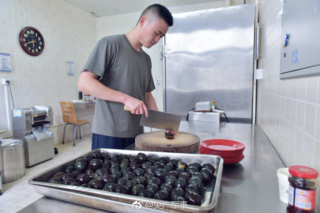 千亿平台注册-今年唯一日全食:太阳被吞成指环