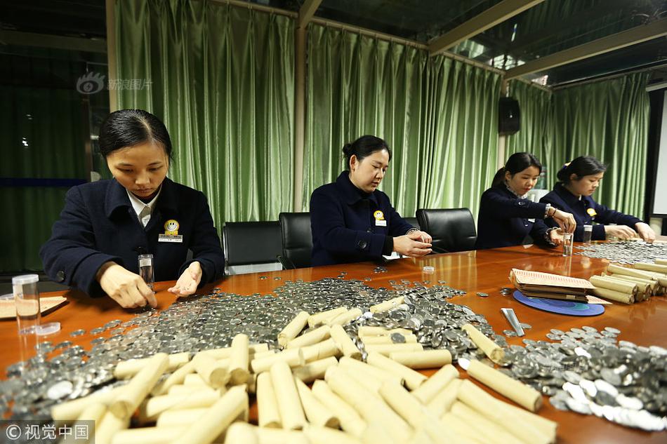 半岛在线登录官网-江西师大男学生虐猫