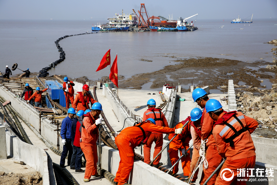 开云手机下载app-浙大女生23年前写的励志标语火了