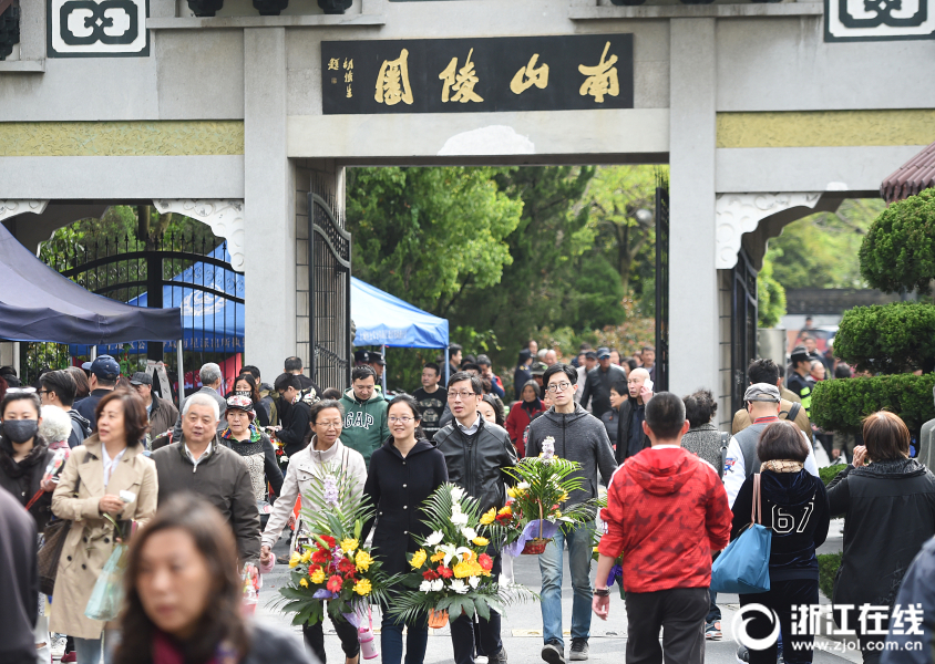 星空网页版在线登陆-老人生前留遗嘱把所有遗产给女儿，11岁孙女起诉要求分割