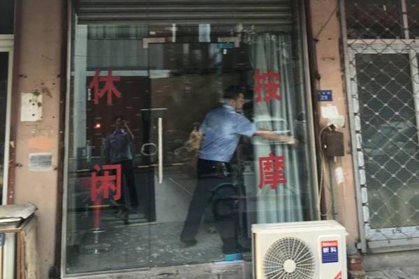 开元ky888官方人口-药店放在底层，三个止咳冠军
，孩子不咳了少遭罪