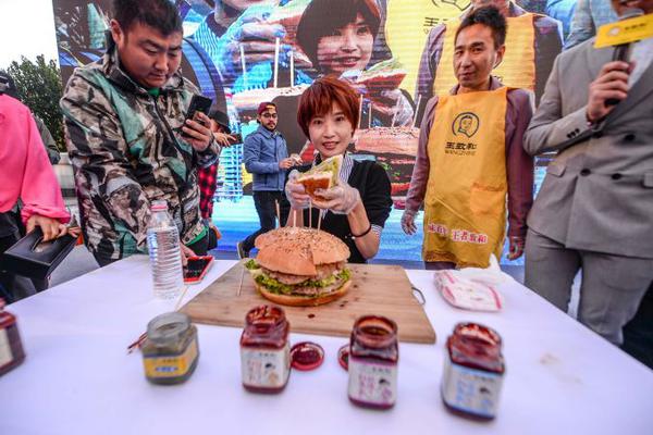 网上在哪里买球赛-今年唯一一次日全食现场画面