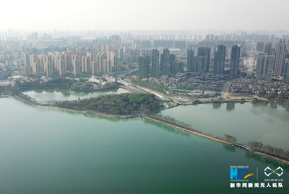 星空体育综合app下载-雨纷纷 我还不想忘记他