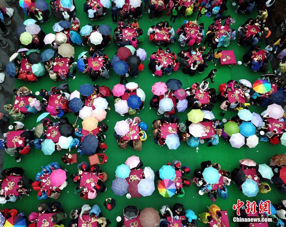 银河十大平台-周雨彤一次醉酒换来一生内向