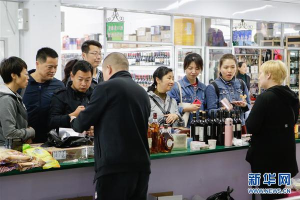 开云网页版-周雨彤一次醉酒换来一生内向