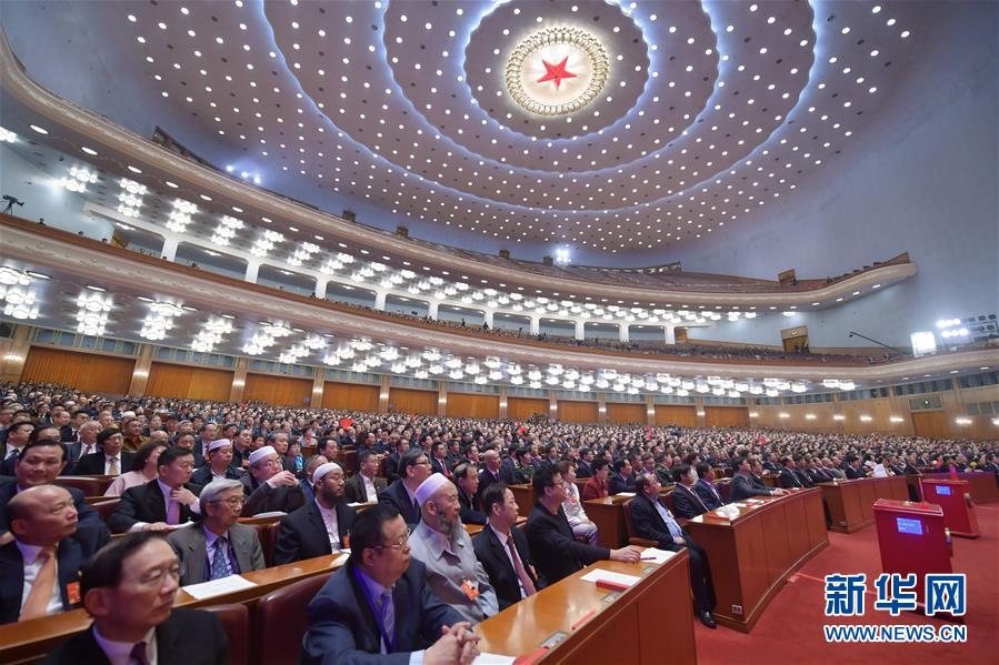 半岛在线登录官网-河南一高校招生科副科长被举报聚众淫乱，校方�：纪委已介入核查