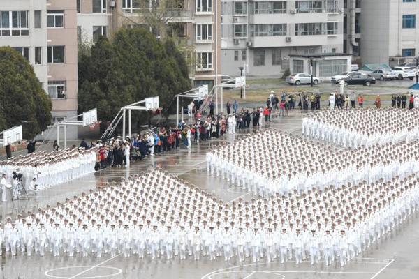 星空网页版在线登陆-周雨彤 一次醉酒换来一生内向