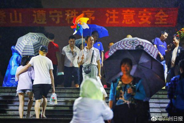 半岛星空体育-江西师大男学生虐猫